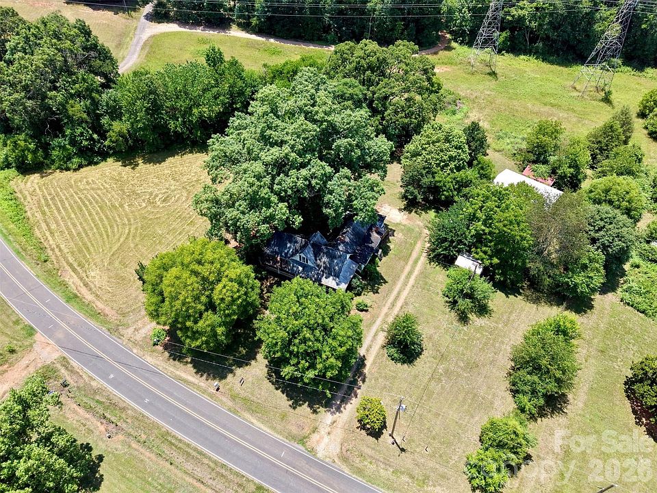 28th image of 387 Beulah Rd