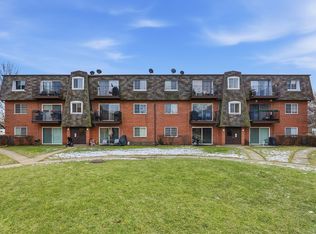 9350 Bay Colony Dr APT 3W, Des Plaines, IL 60016