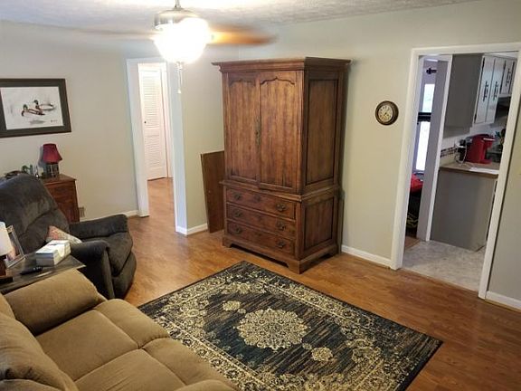 3rd image of 2107 White Horse Dr