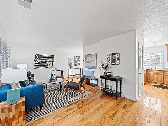 3rd image of 138 Warwick Drive #77