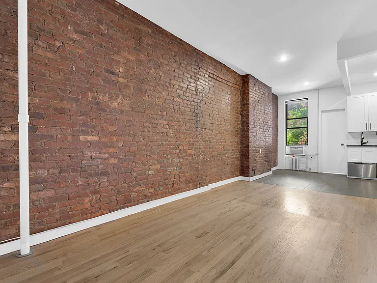 316 E 80th St #3EW — Photo 1