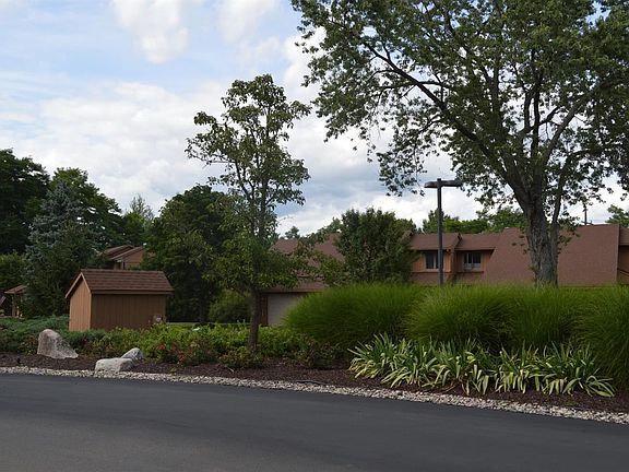 3rd image of 7680 Cottonwood Ln