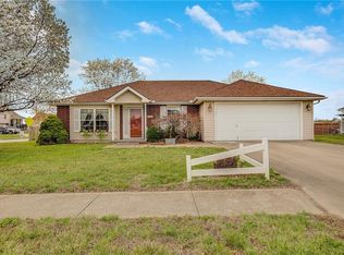 701 Broadway St, Grain Valley, MO 64029