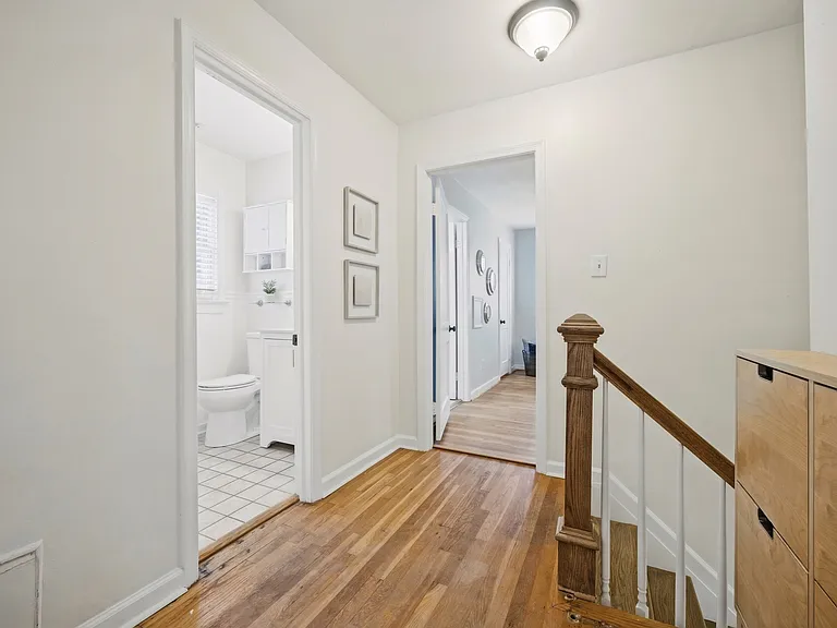 724 Yorkshire Dr — Photo 23
