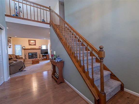 3rd image of 1314 Howard Ln