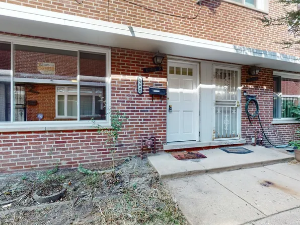 6904 N Ridge Blvd APT D, Chicago, IL 60645