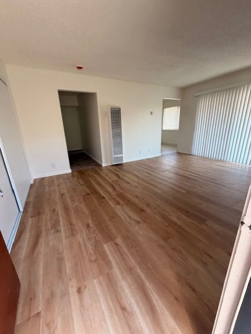 Dixon Townhouse — Photo 4