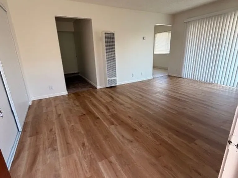 Dixon Townhouse — Photo 19