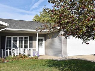 176 Cardinal Ct, Independence, IA 50644