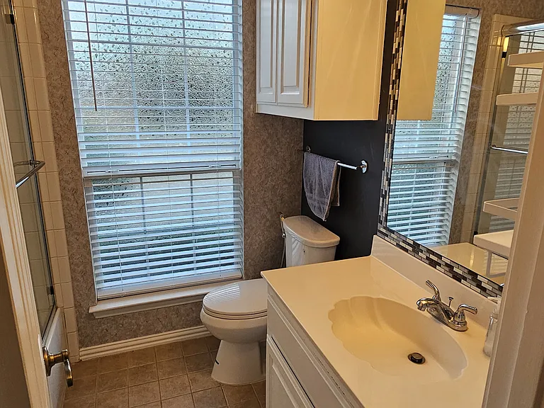 8207 Persimmon St — Photo 20
