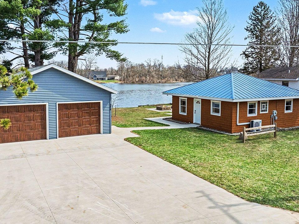 1st image of 3517 Lake Allegan Dr