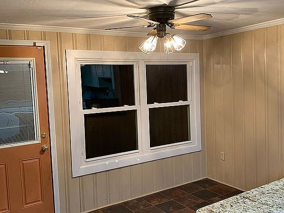 Large eat in kitchen