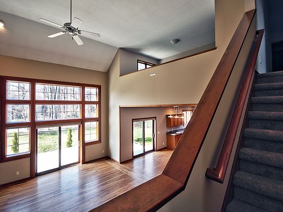 4th image of 53041 Trenton Ln