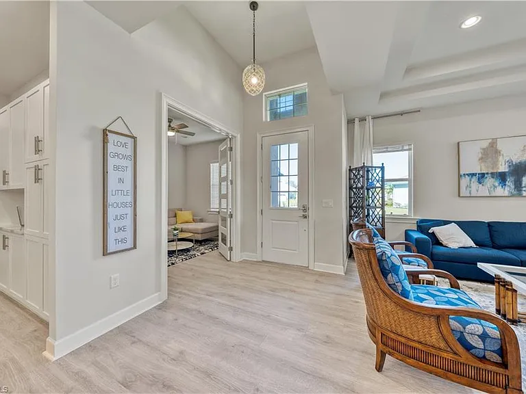 6421 Carnival Rd — Photo 2