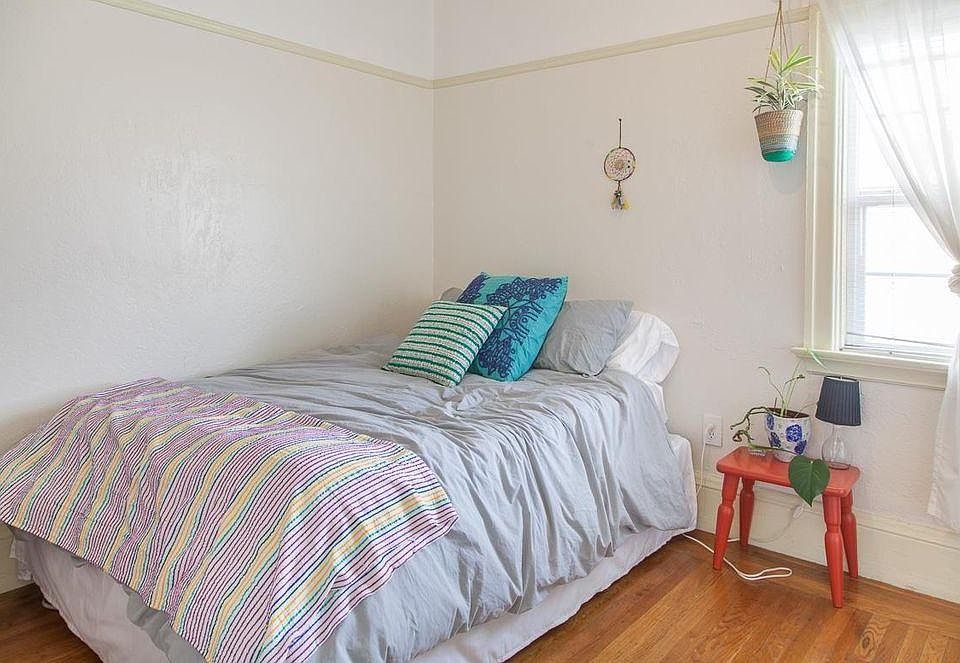 bedroom with lots of sunlight 