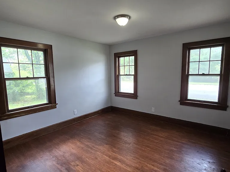 956 E Sunshine St — Photo 11