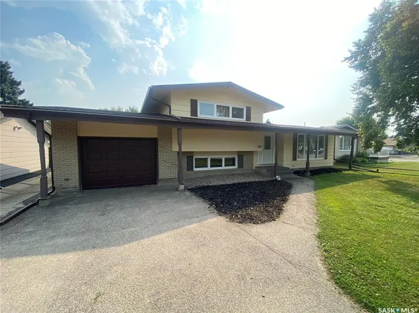 392 Circlebrooke DRIVE, Yorkton, SK S3N 2Y5