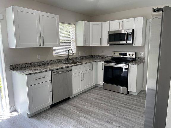 2nd image of 2151 Honey Ln