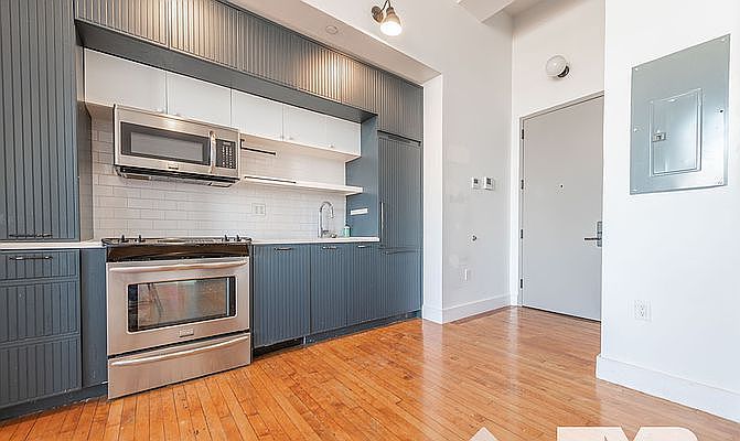 1st image of 180 Bainbridge St #202