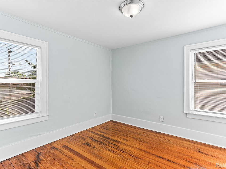 107 Elm St, photo 24