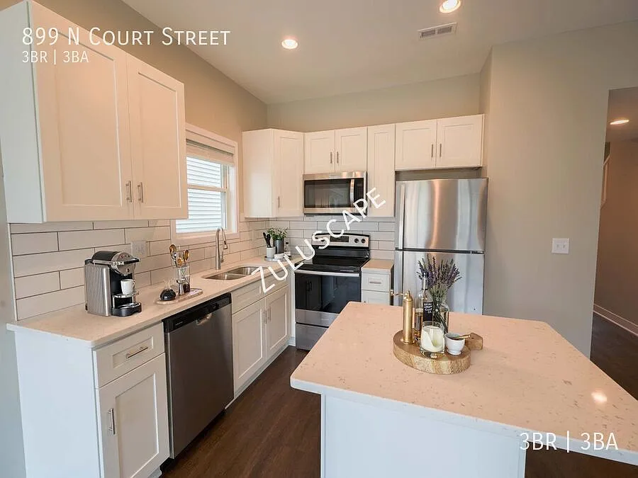 Zplace Duplex 899 N. Court — Photo 2