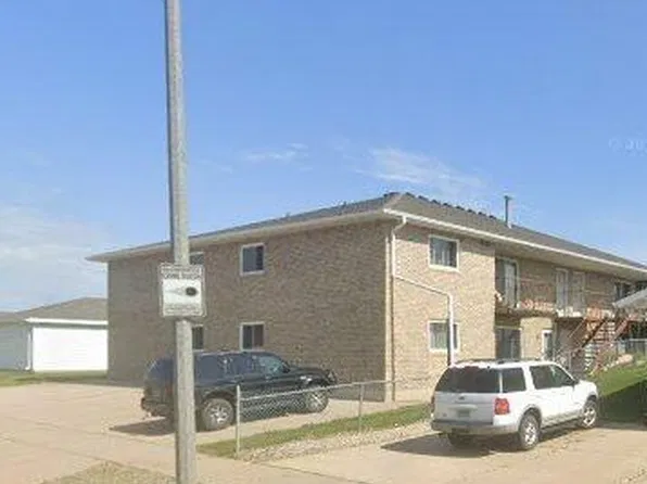 420 15th St NE, Mandan, ND 58554