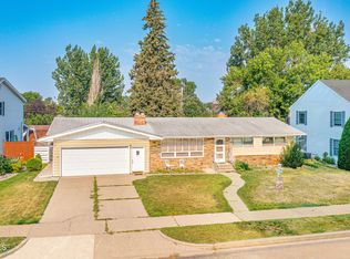 1505 4th Ave E, Williston, ND 58801