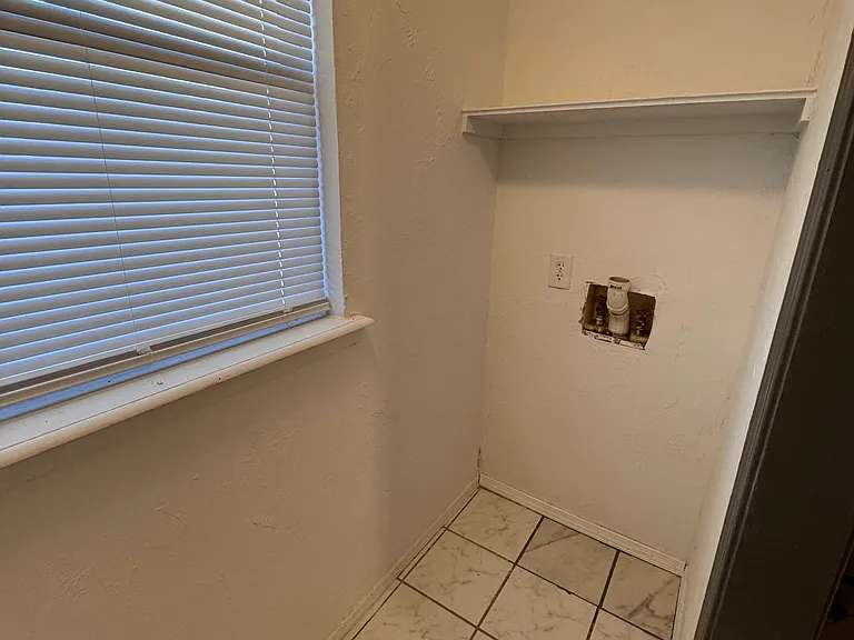 1211 E Wayne St — Photo 22