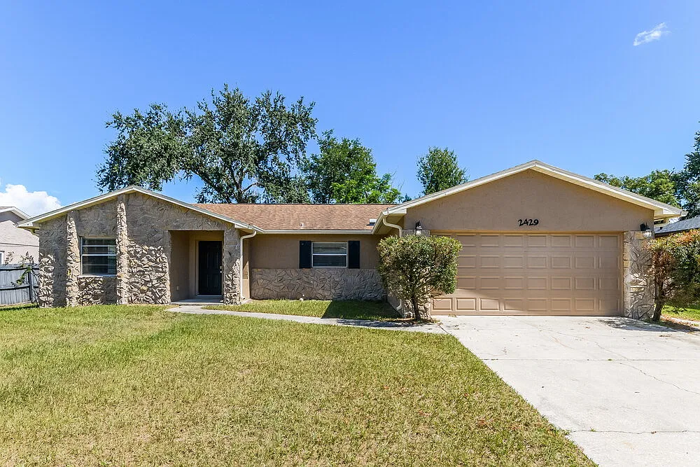 3 bed, 2.0 bath, 1842 sqft, $2,970 — Photo 1