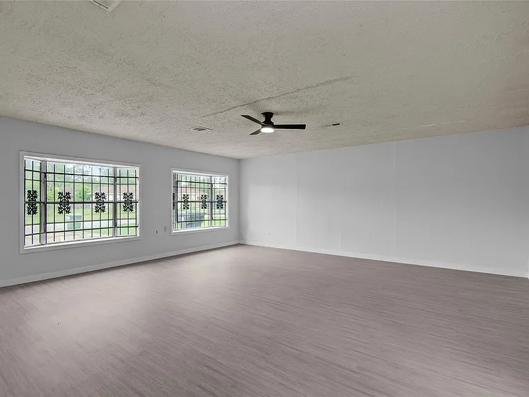 7329 Gleason Rd — Photo 6