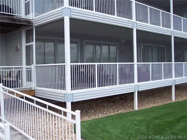 712 Summer Place Dr #1B, Camdenton, MO 65020