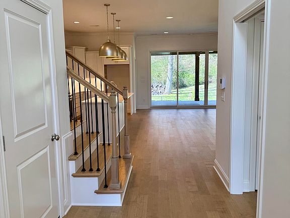 3rd image of 1141 Chardonnay Ln