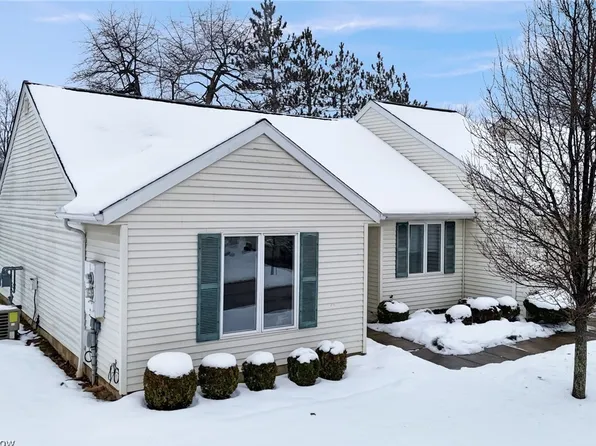 16465 Commons Oval, Strongsville, OH 44136