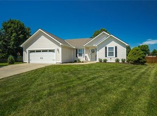 324 Ghost Creek Ln, Gardner, KS 66030