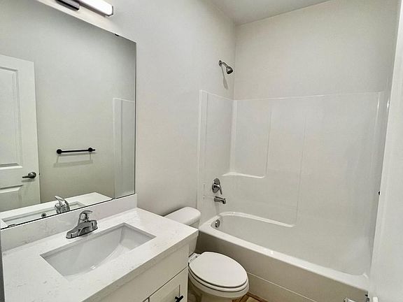 5th image of 4512 S Warner St #C