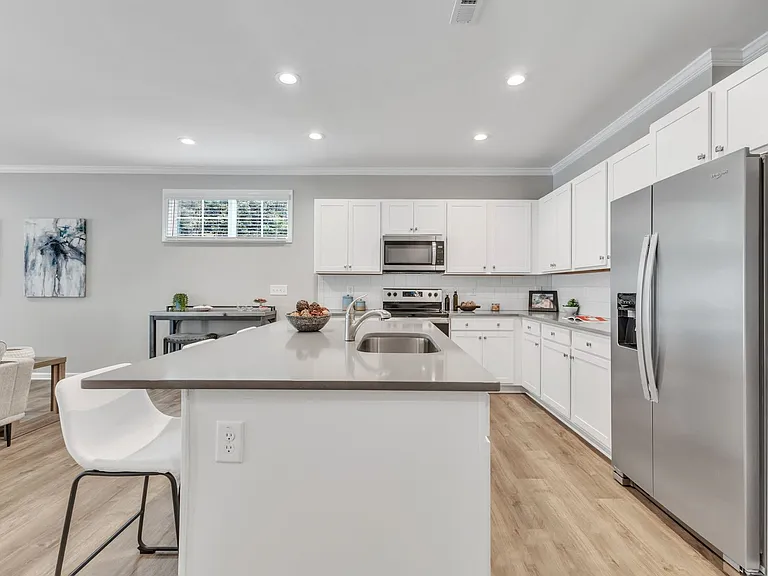 1720 Ballard Dr — Photo 10