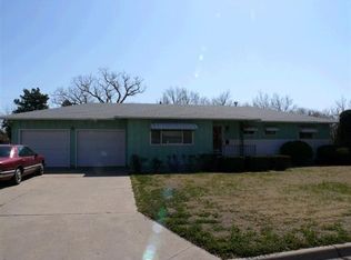 2410 Thompson Ave, Dodge City, KS 67801