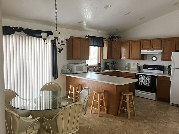 kitchen/dining