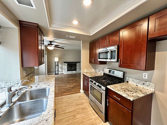 3rd image of 7892 Whitney Ct