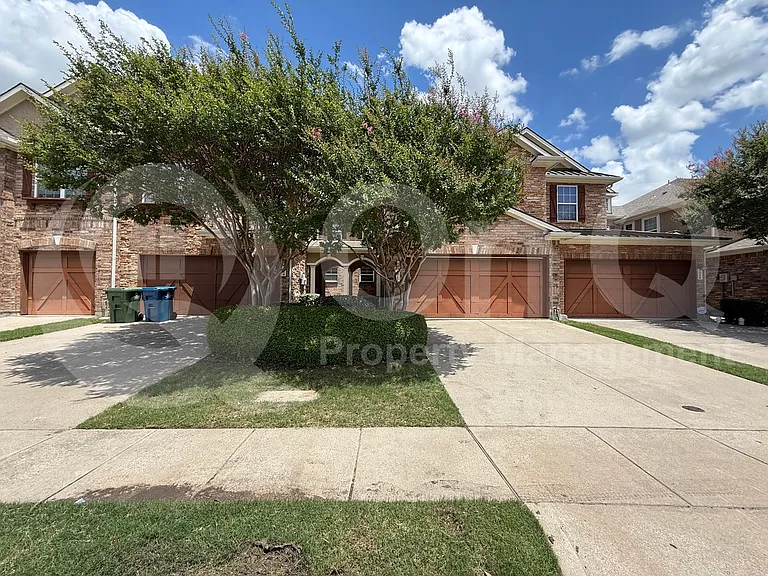 5912 Clearwater Dr — Photo 3