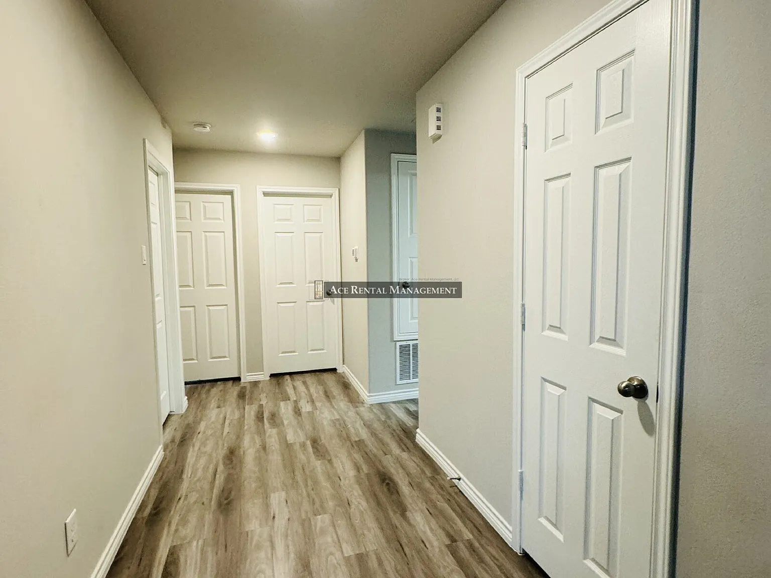 Just minutes away from the vibrant downtown area of Beaumont, this newly constructed 3-bedroom, 1... — Photo 4