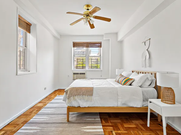 735 Avenue W image 1 of 8