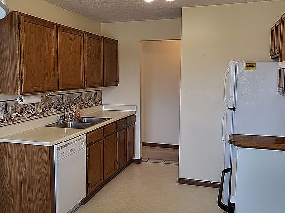 Kitchen
11 x 9
