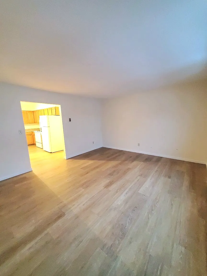 Fairview Ave — Photo 1