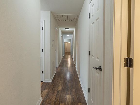 5th image of 141 Essex Dr