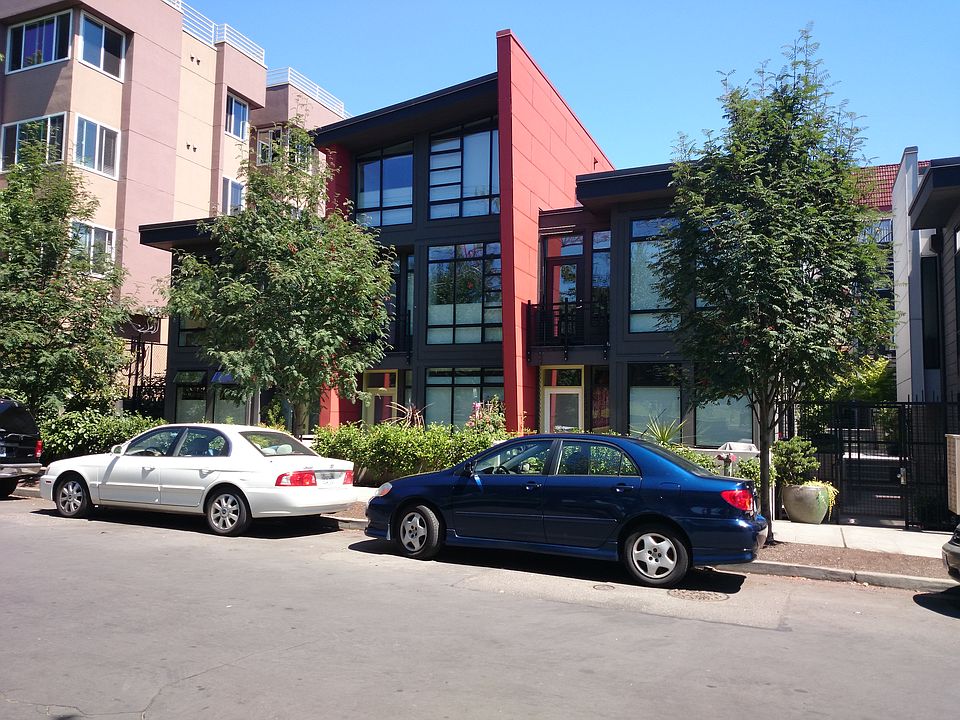 1st image of 1822B 11th Ave W