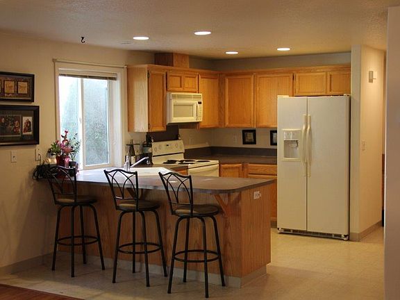 3rd image of 11502 NE 32nd St