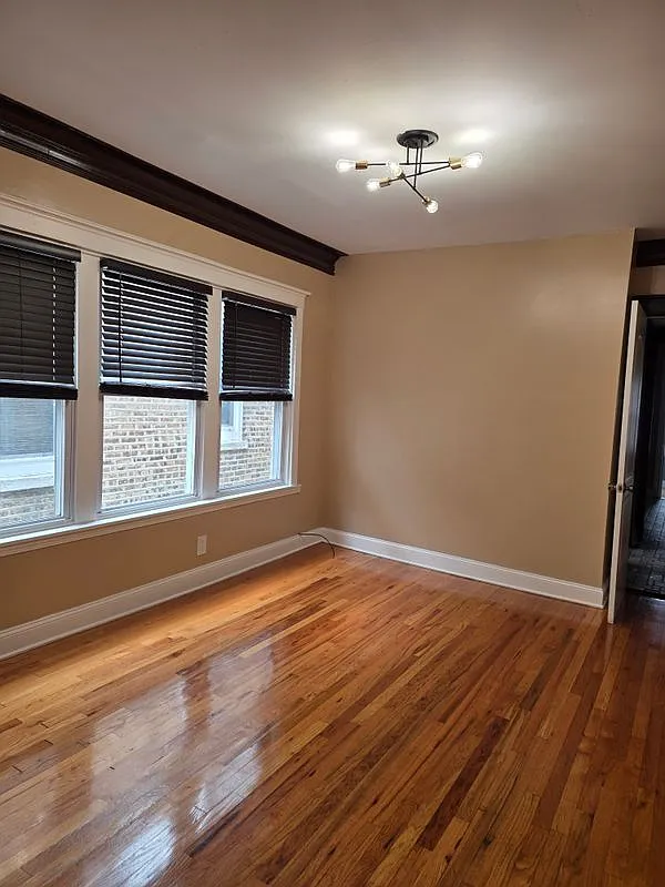 3 bed, 1.0 bath, 1500 sqft, $1,700 — Photo 2