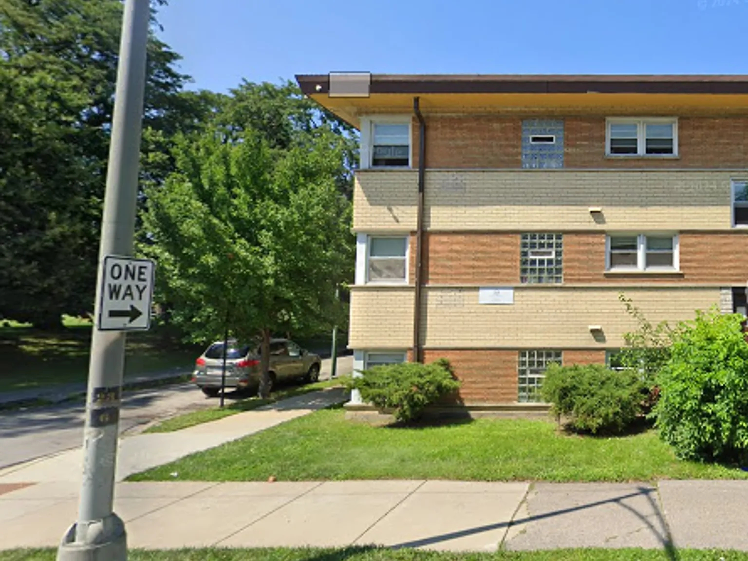 2320 W Garfield — Photo 3