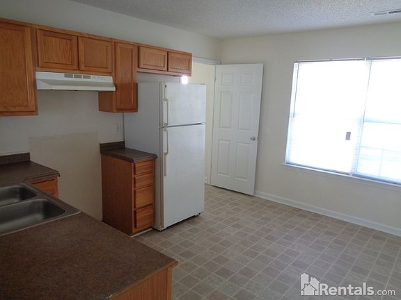 3rd image of 5708 Fairchase Ave